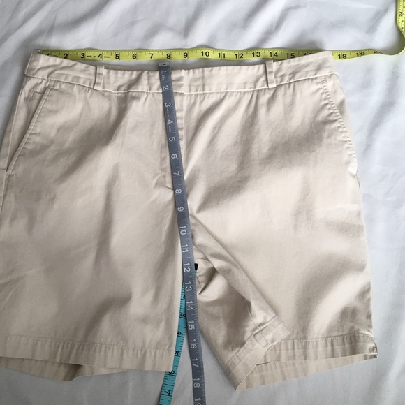 Talbots Cream Colored Shorts Size 12 - Picture 4 of 5